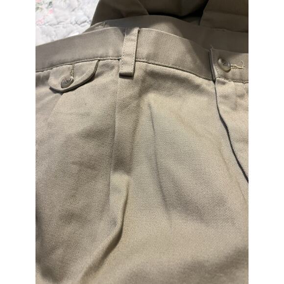 Dockers Men’s Pants 44x32 Original Khaki Relaxed Pleated Cuffed 100% Cotton NWT - Picture 4 of 8